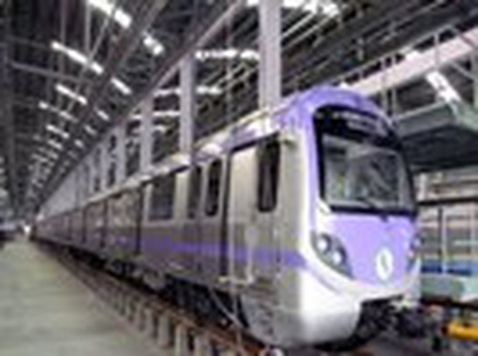 Indian Railways Kolkata Metro Plans To Replace Steel Third Rail With 