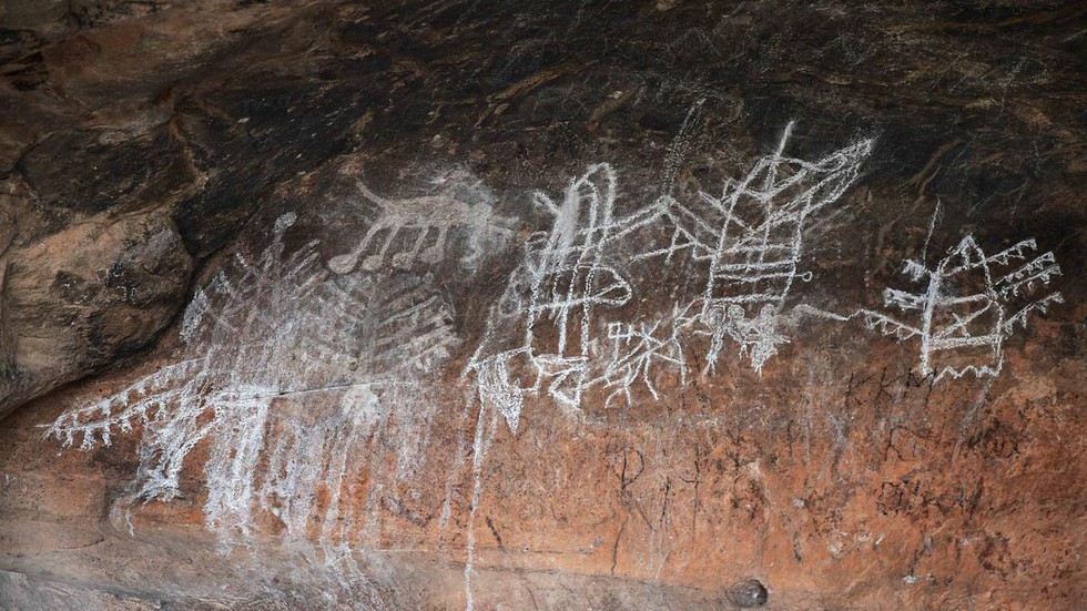 Ancient Cave Paintings at Kumittipathi: Insights into Prehistoric Life ...
